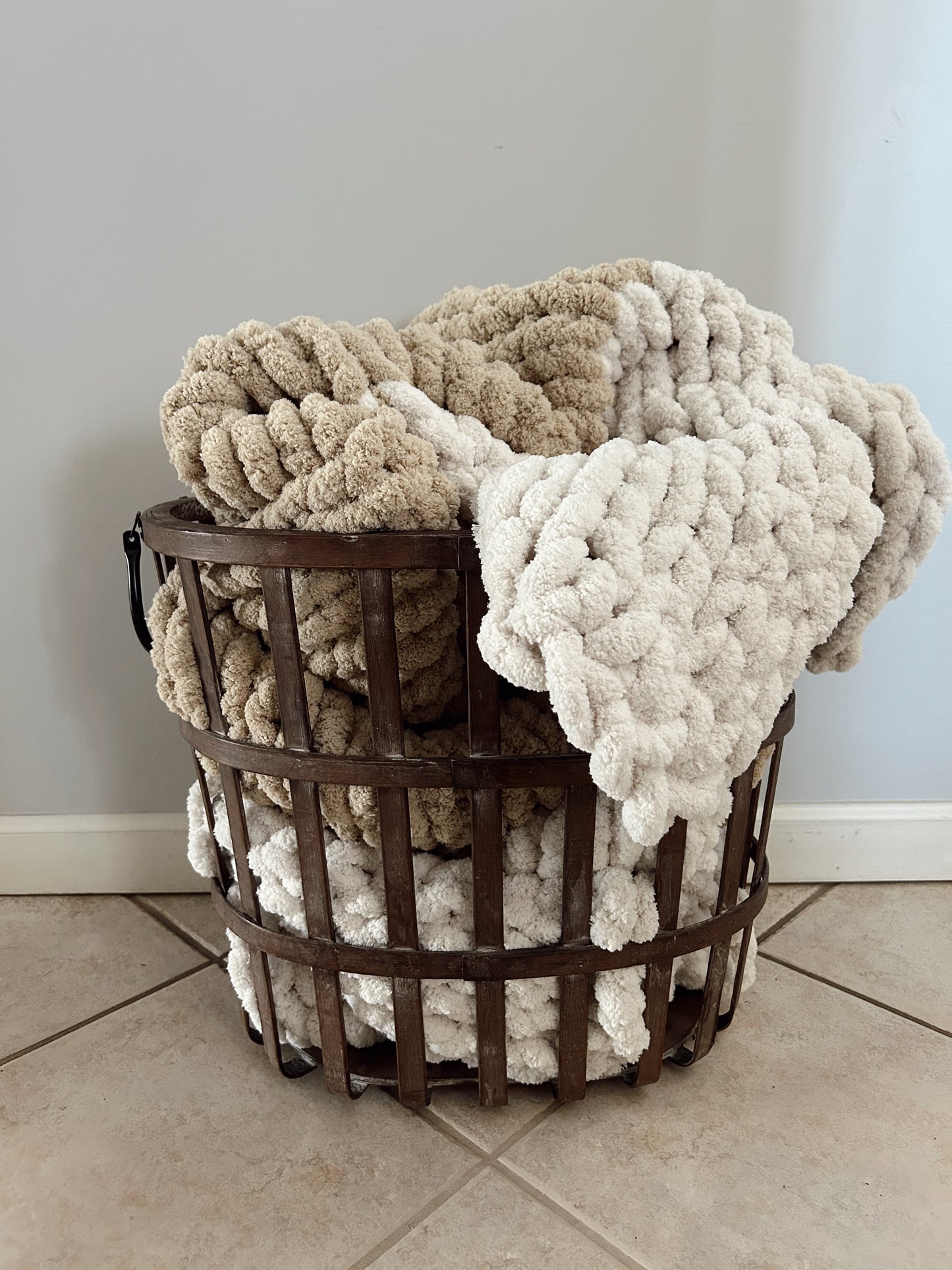 Neutral Chunky Blanket